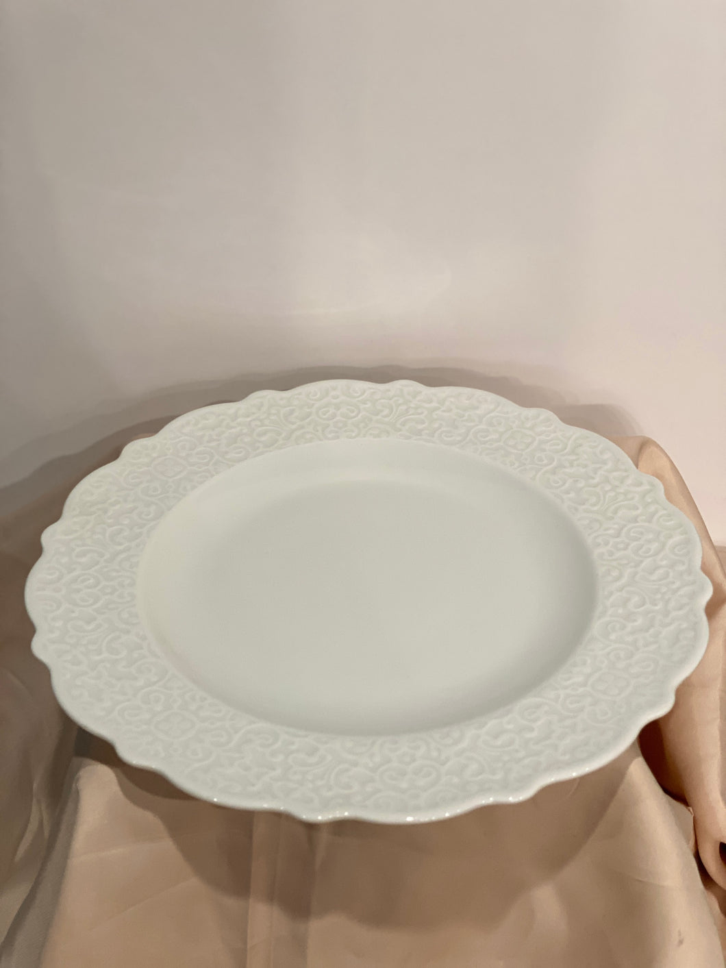 ALESSI Dressed Dining Plate